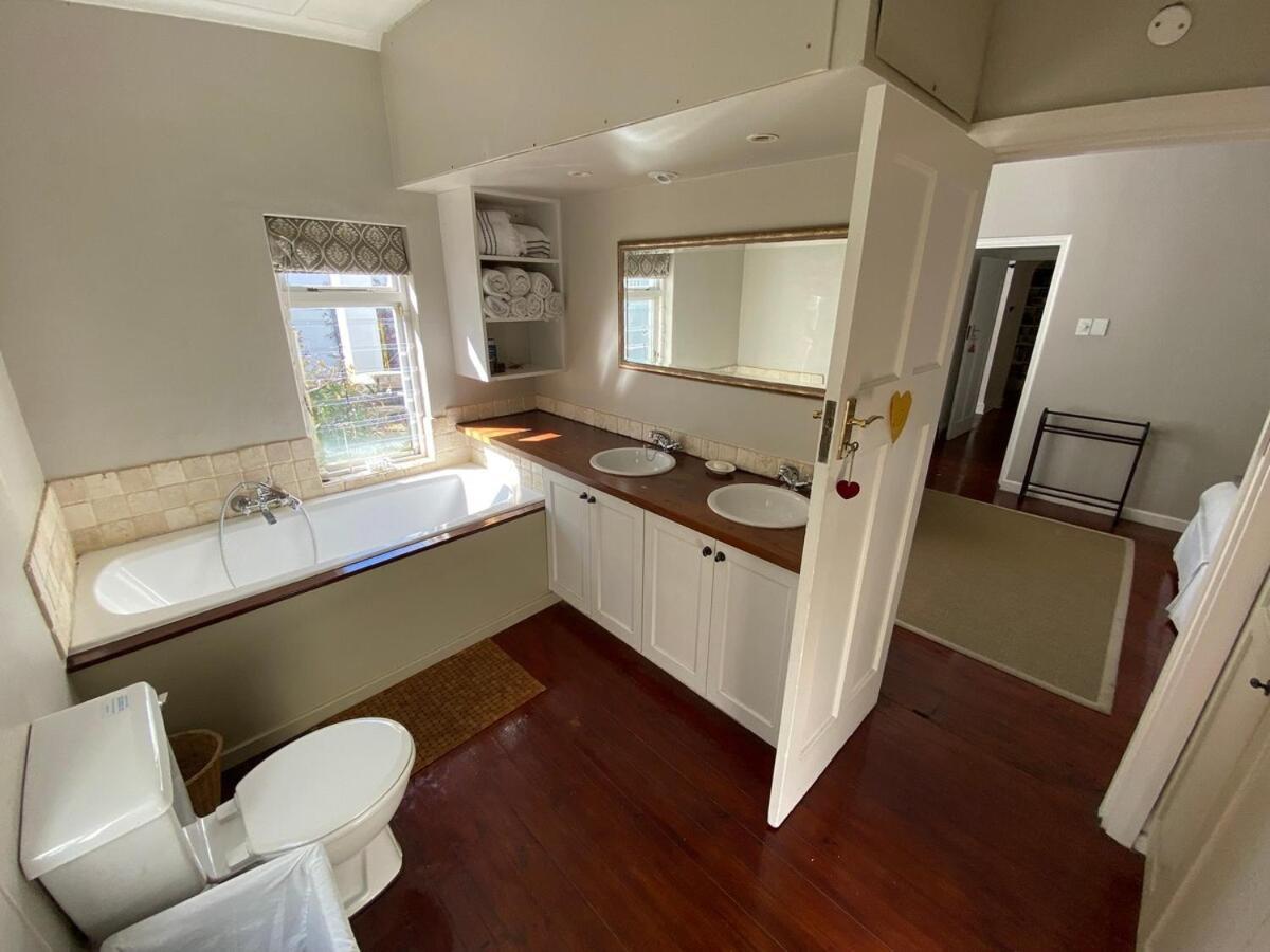 A Sunny Open-plan Family Home,